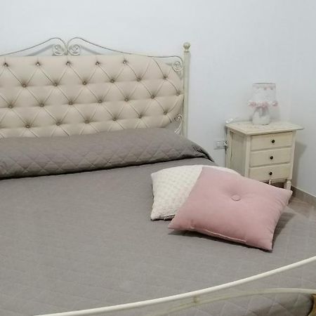 Elisea House Apartment ออเรีย ภายนอก รูปภาพ