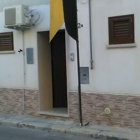 Elisea House Apartment ออเรีย ภายนอก รูปภาพ