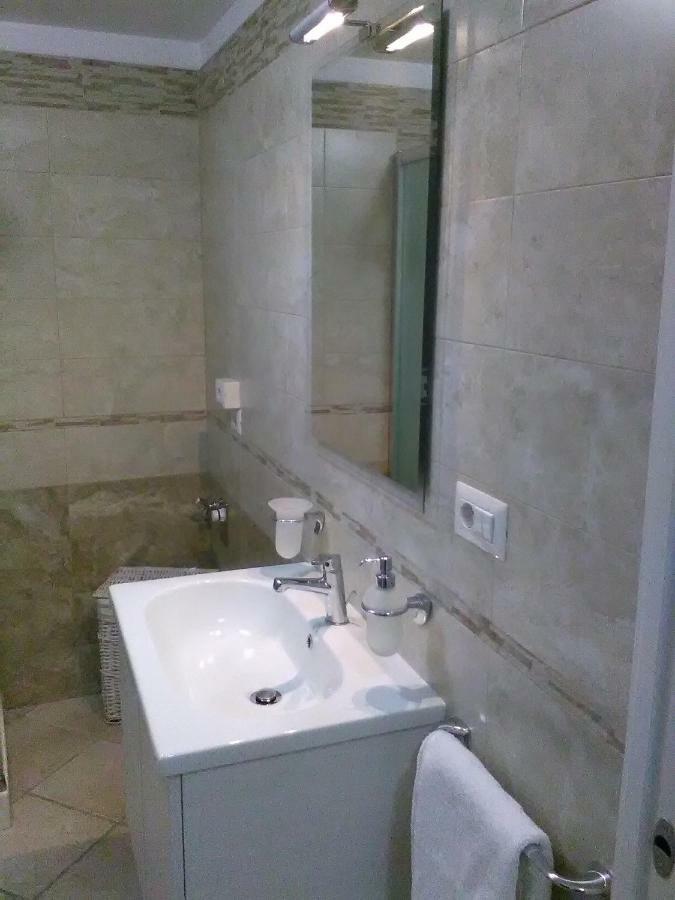 Elisea House Apartment ออเรีย ภายนอก รูปภาพ